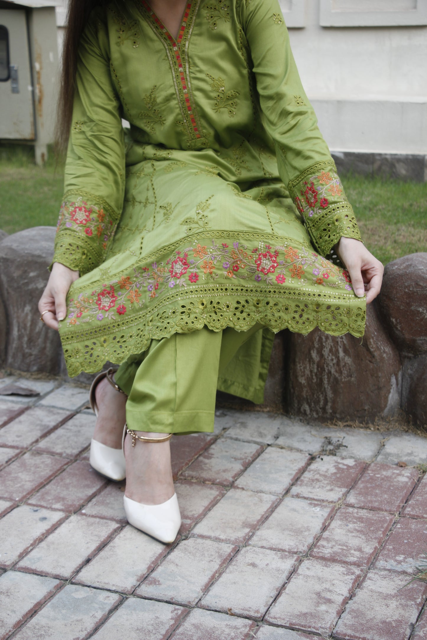 Parrot green Embroidered linen 2 Piece Stitched Suit