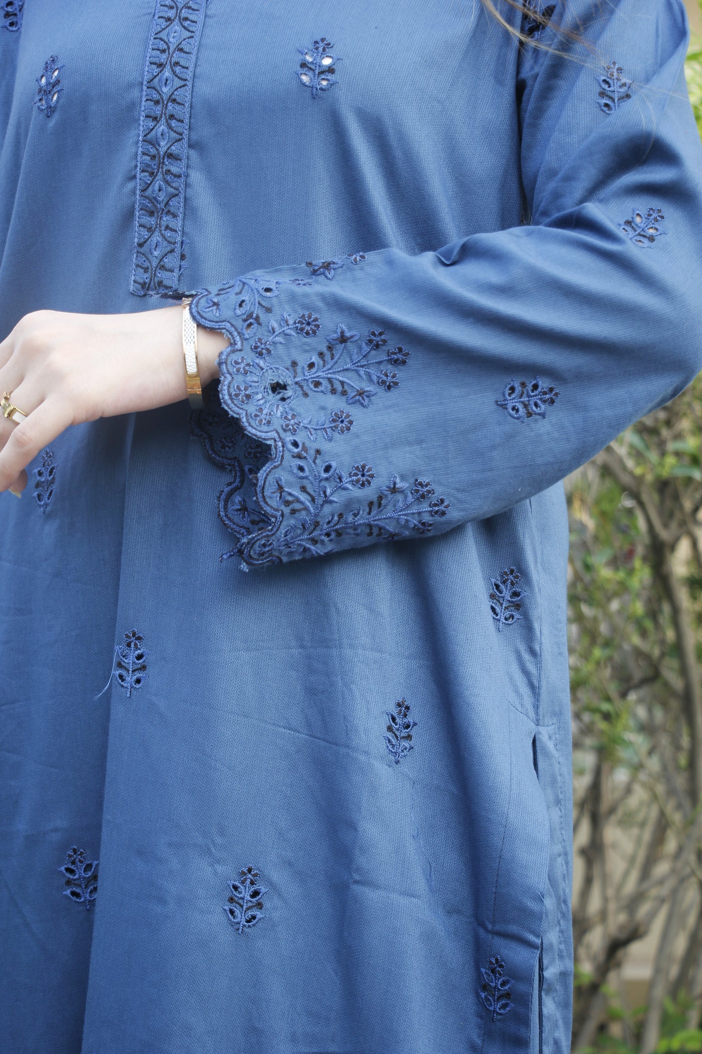 Blue Embroidered linen 2 Piece Stitched Suit